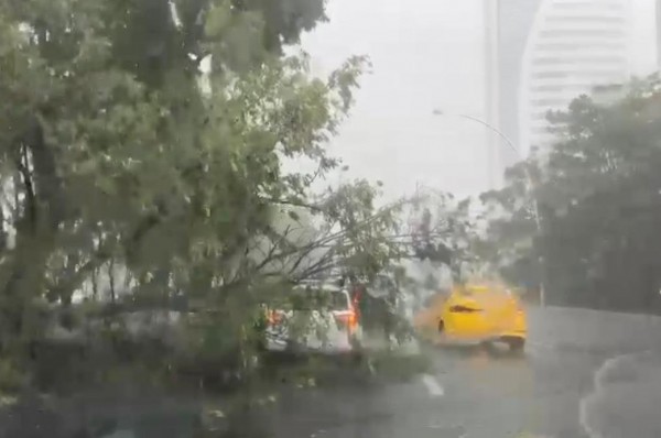 Ankara'da şiddetli yağış başladı! Vali Vasip Şahin duyurdu! Bir vatandaşımız hayatını kaybetti!